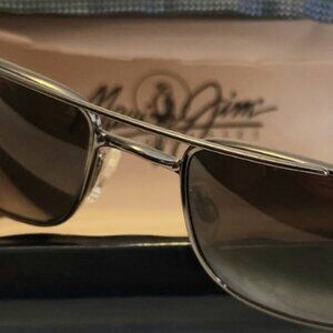 MAUI JIM , MJ 162-02 sunglasses with case , cloth